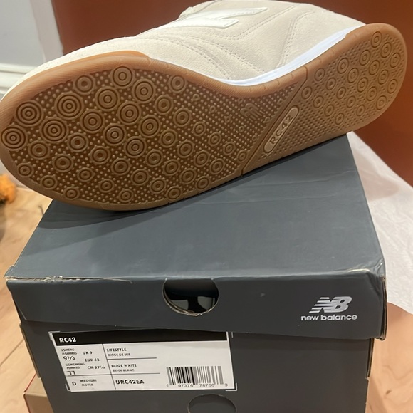 New Balance RC42 /Beige white/ Men's 9.5 Women's 11 / Urc42ea - Picture 2 of 5